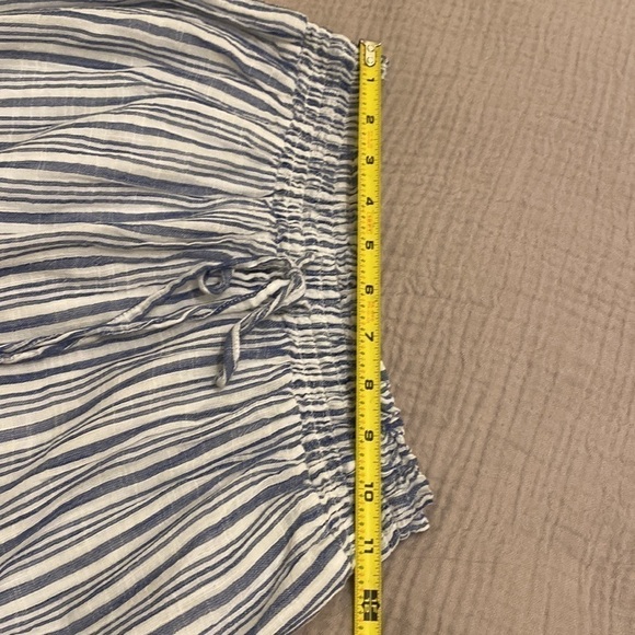 H&M white and blue stripped skirt. Size Xs. - Picture 6 of 10